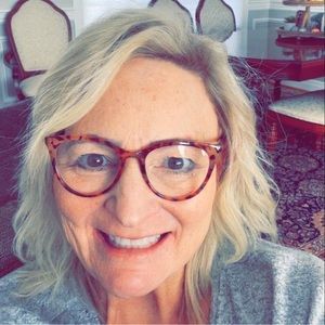 Meet your Posher, Suzanne